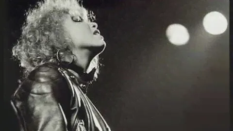 Carolyne Mas ~ "Imagine"