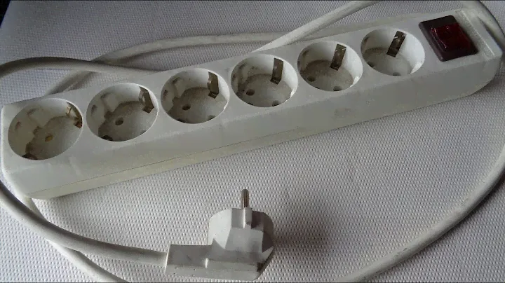Steckleiste 6-fach mit Knopfdruck. Кабель - удлиннитель сетевой 6-контактный с дефектом. Разбор.